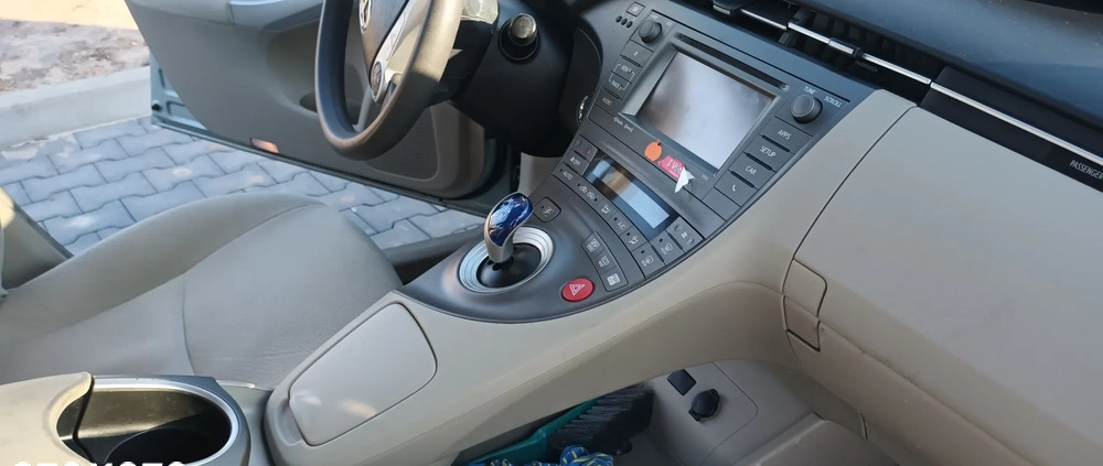 Toyota Prius cena 49900 przebieg: 185000, rok produkcji 2015 z Warszawa małe 742
